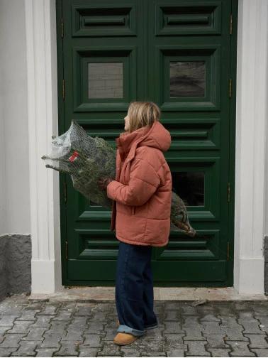 Куртка зимняя с капюшоном